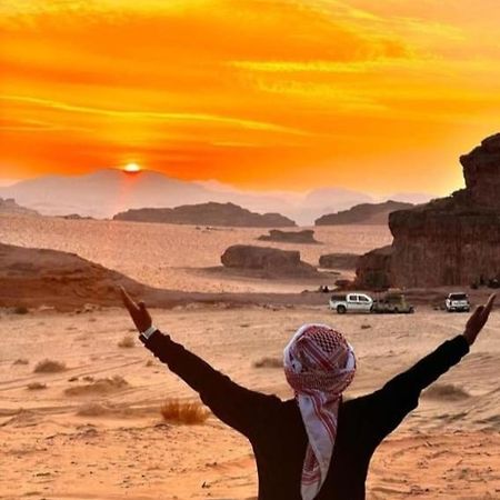 Moon City With Jeep Trips Ουάντι Ραμ Εξωτερικό φωτογραφία