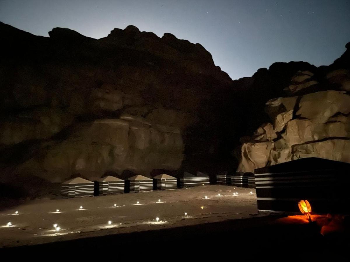Moon City With Jeep Trips Ουάντι Ραμ Εξωτερικό φωτογραφία